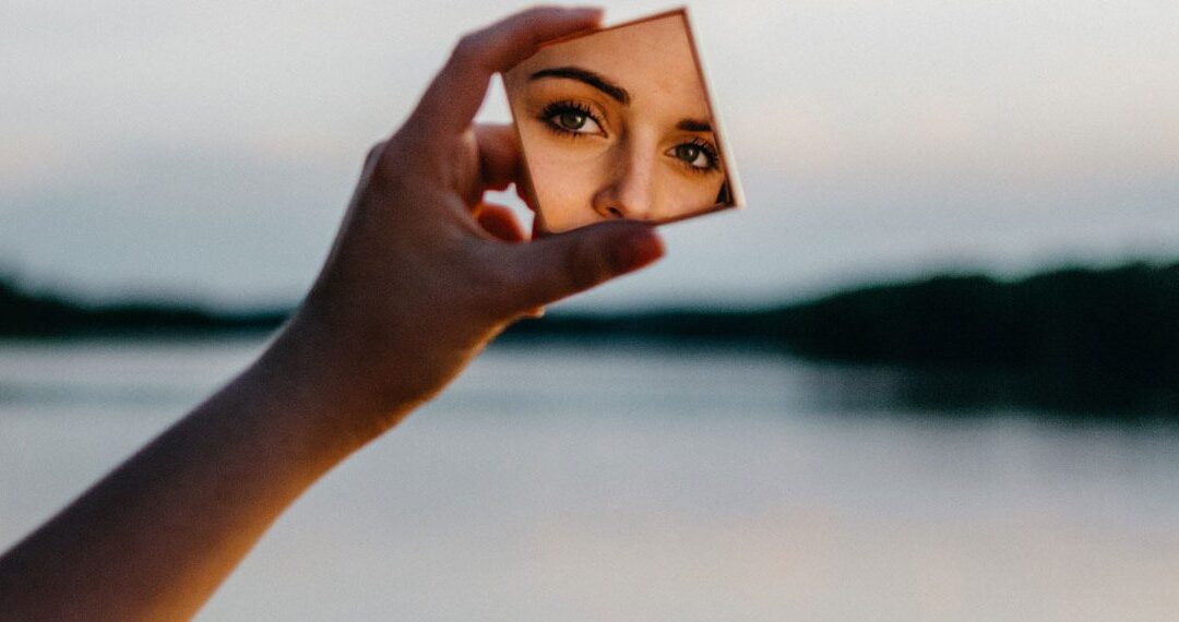 Connect Mirror Focus Therapy (CMFT) – jezelf ontmoeten in de spiegel